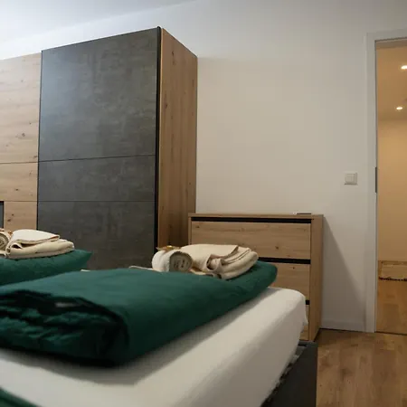 Zentrale Am Dom - Parkplatz - Netflix *